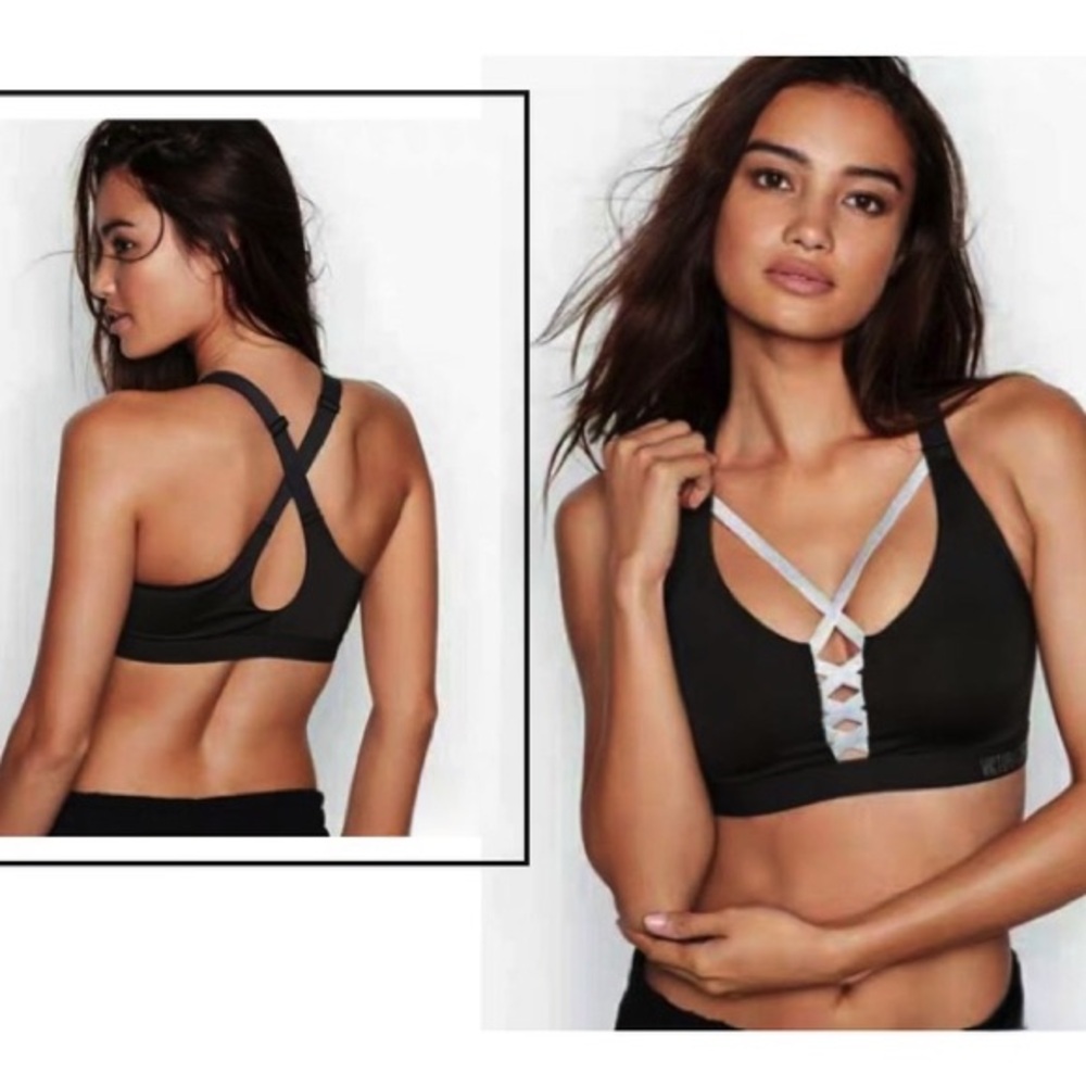 Victoria’s Secret essential strappy sports bra
